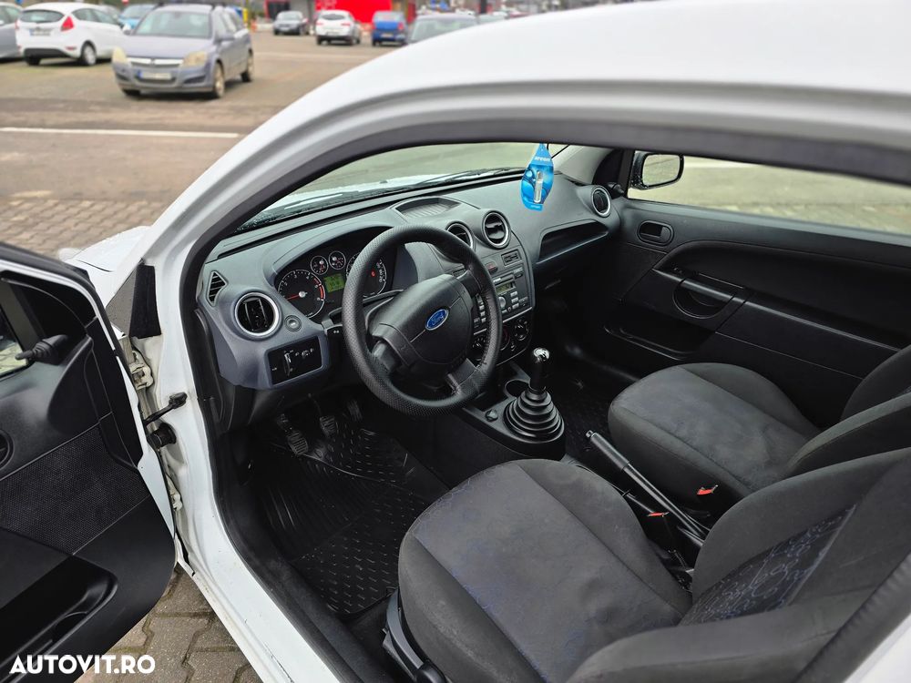 Ford Fiesta 1.4 TDCI Ambiente - 2