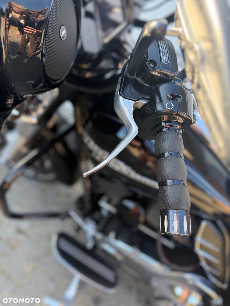 Harley-Davidson Touring Street Glide - 19