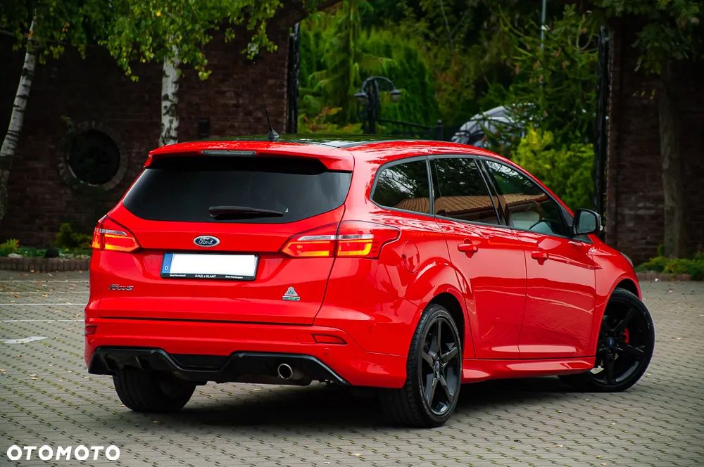 Ford Focus SW 1.5 EcoBoost S&S ST-LINE - 12