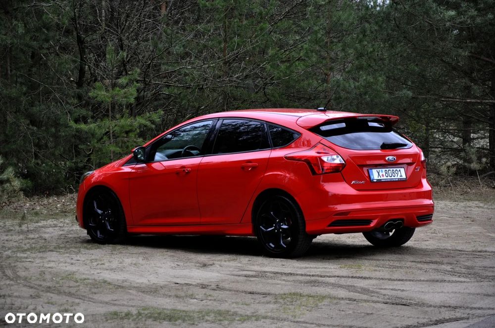 Ford Focus 2.0 EcoBoost ST mit Leder-Sport-Paket - 13