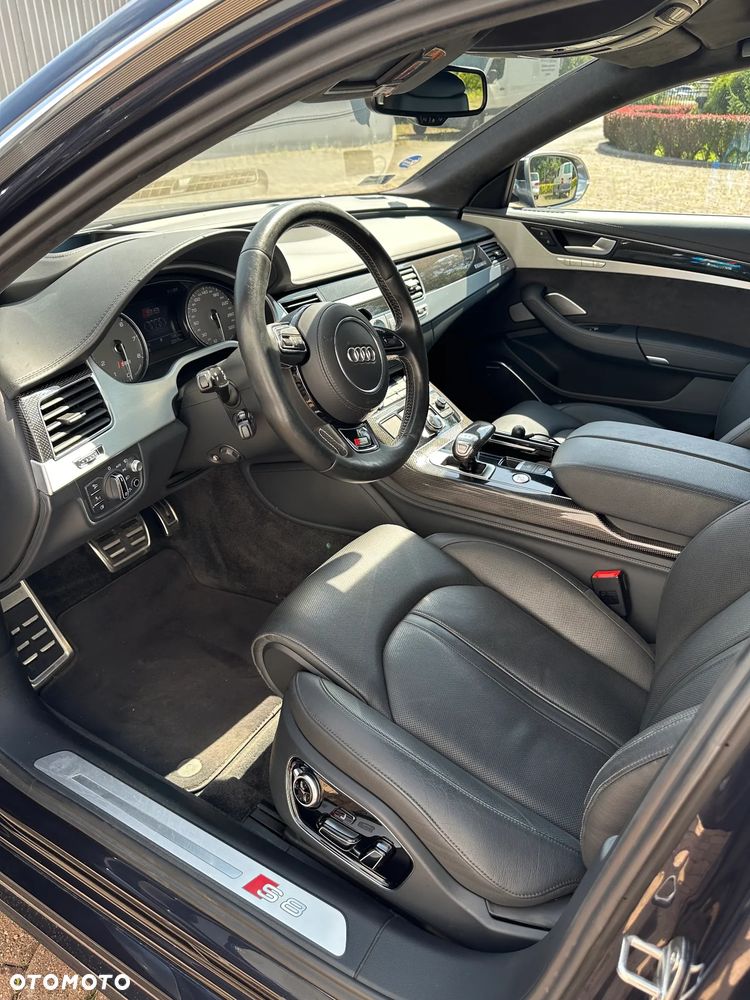 Audi S8 - 11