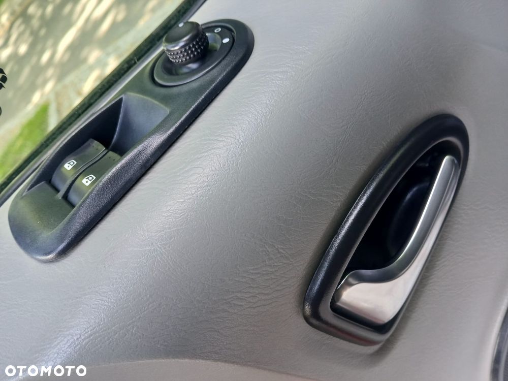 Opel VIVARO - 25
