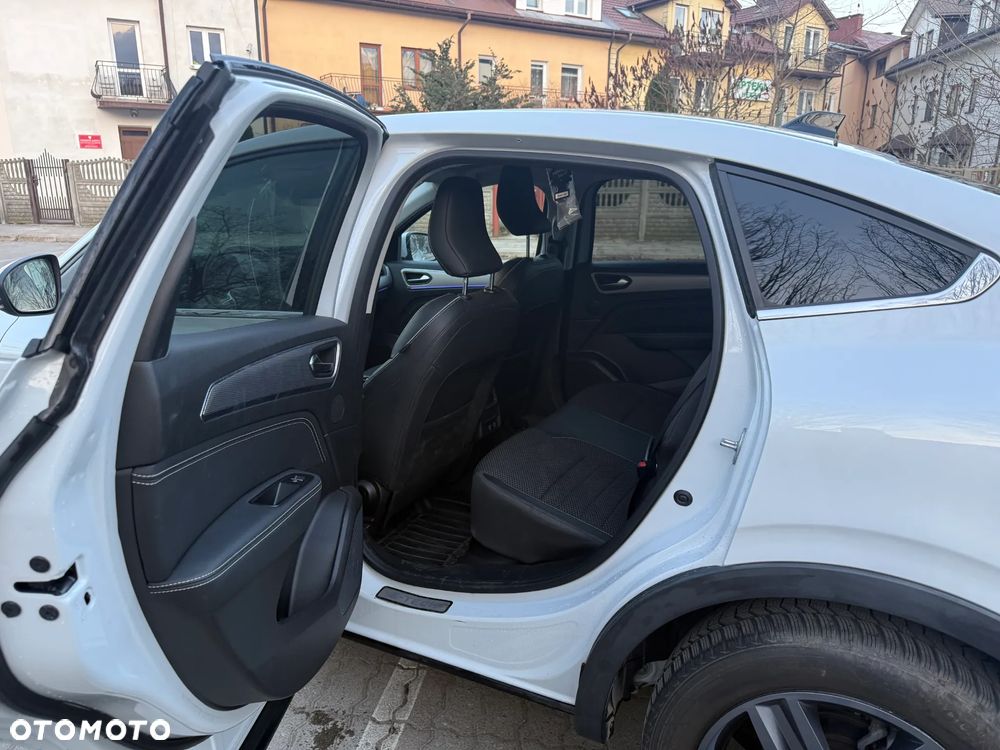 Renault Arkana 1.6 E-TECH Intens MMT - 6