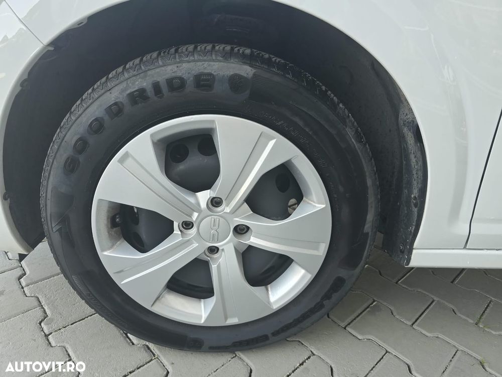 Dacia Logan TCe 90 MT5 Essential - 6