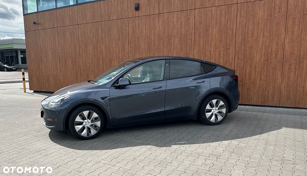 Tesla Y Model Long Range Dual Motor AWD - 3