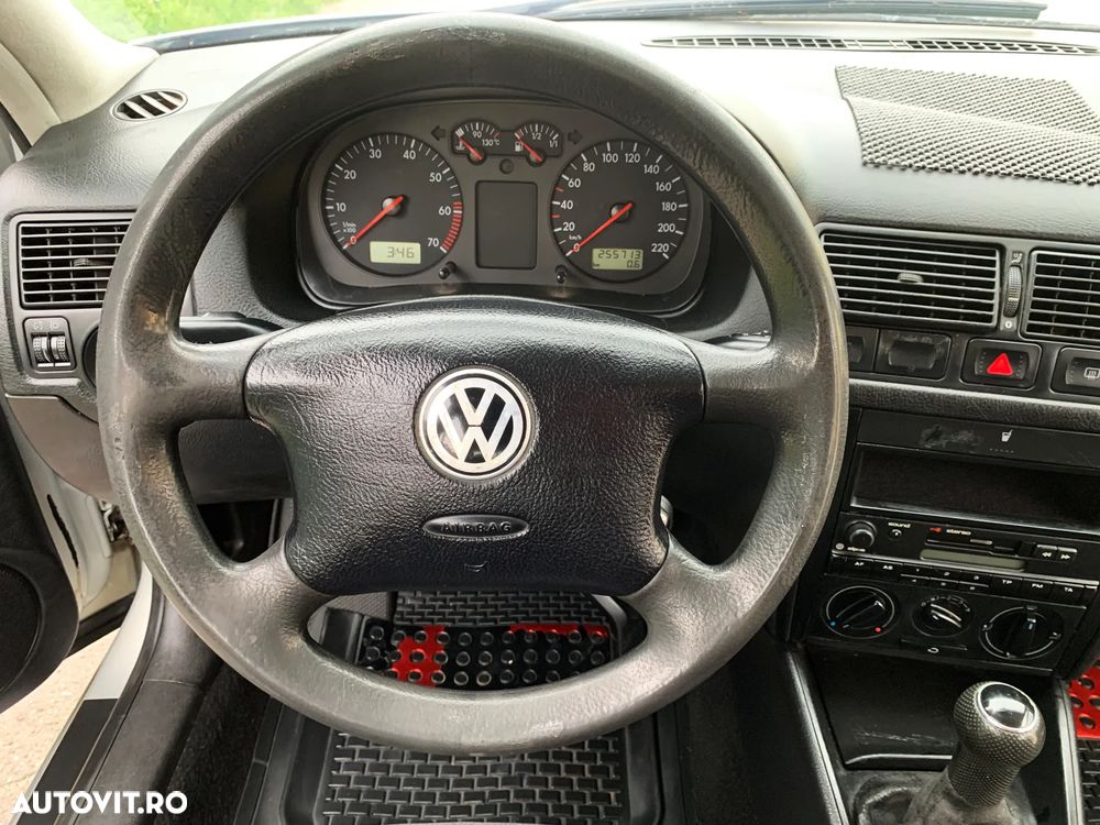 Volkswagen Golf - 11
