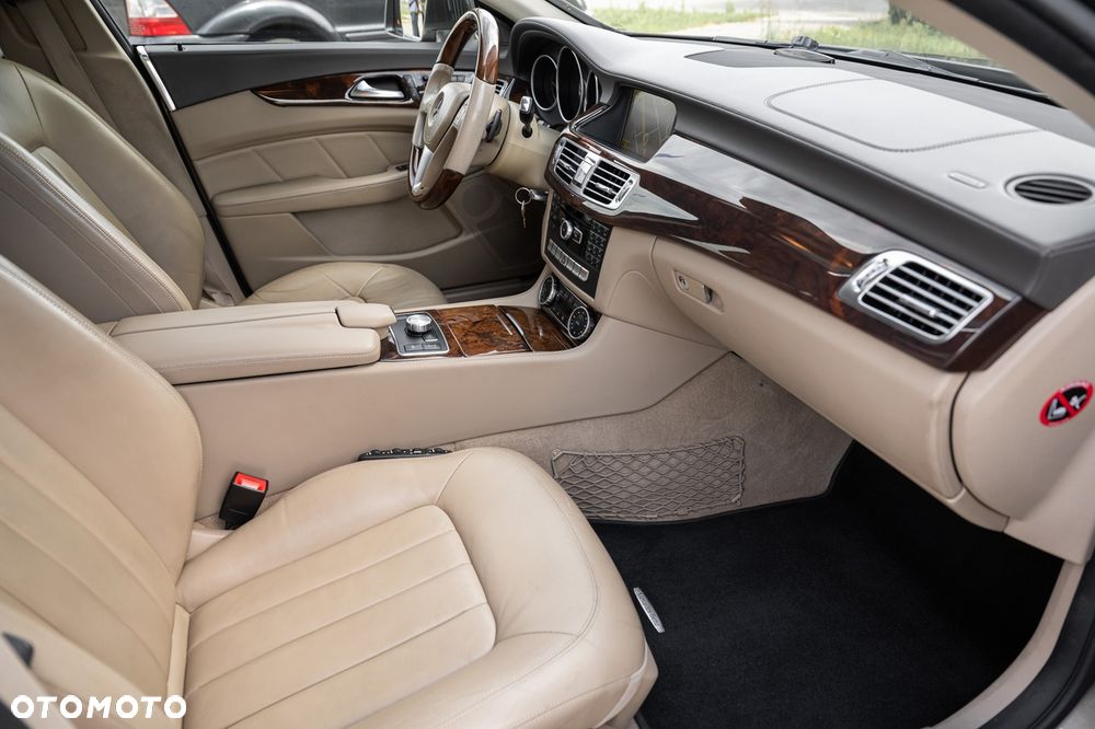 Mercedes-Benz CLS - 36