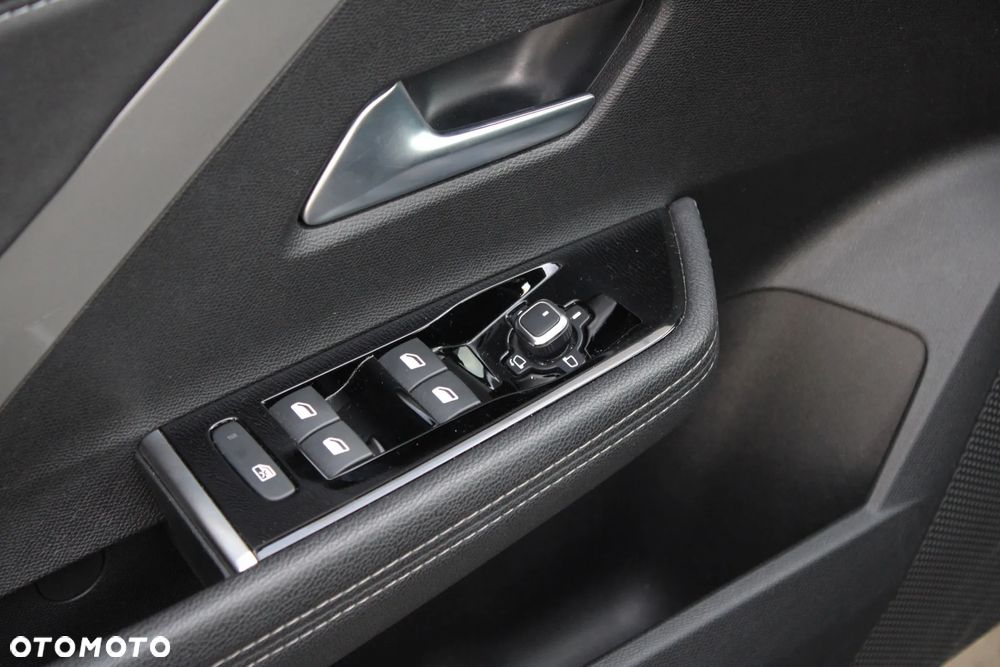 Opel Astra 1.2 T GS S&S - 32