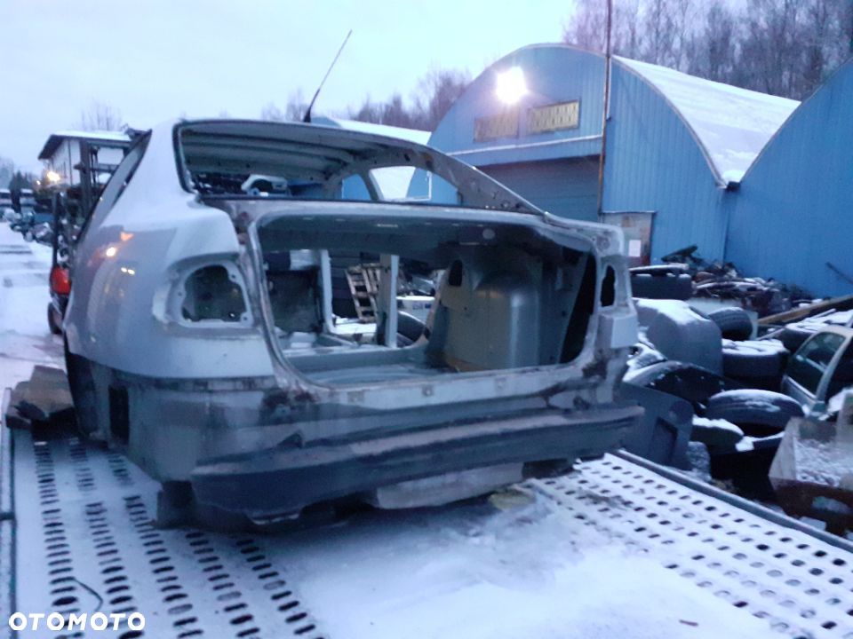 PAS TYLNY Z WANNĄ SEAT TOLEDO II 2 SEDAN - 1