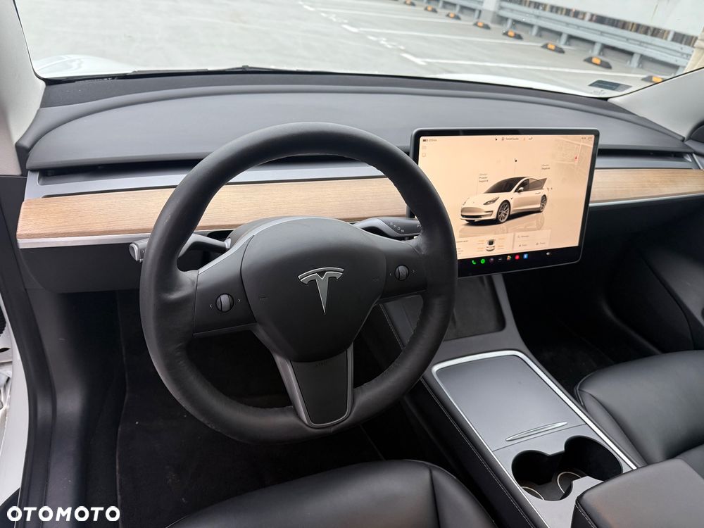 Tesla Model 3 - 13