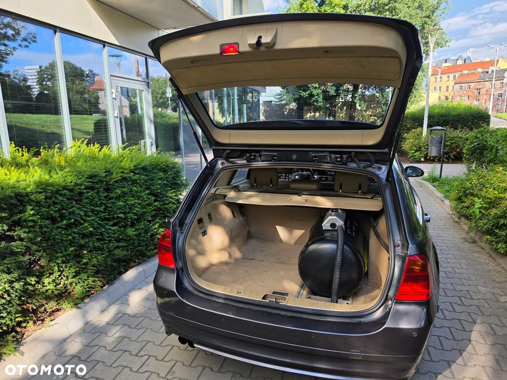 BMW Seria 3 325i - 8
