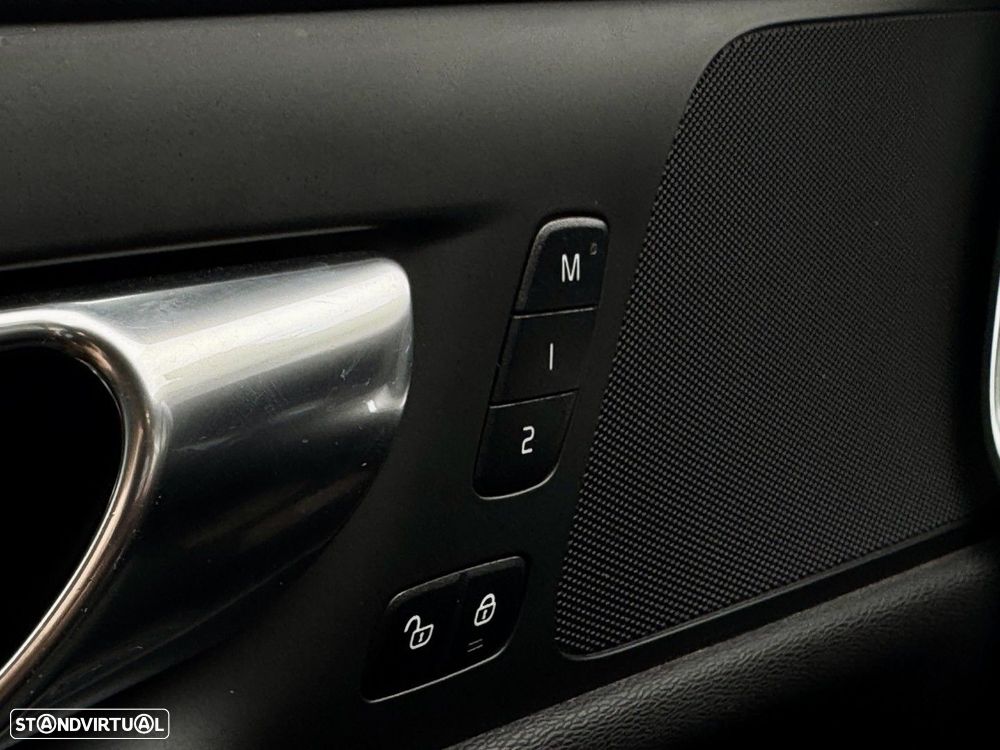 Volvo V60 2.0 B4 Plus Bright Auto - 40