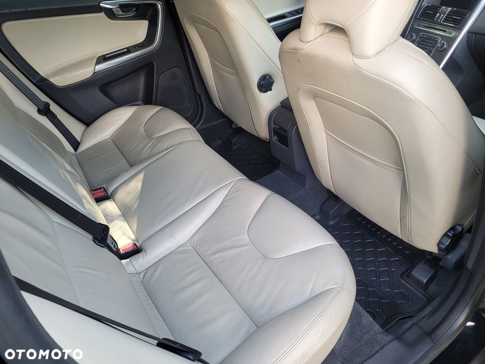 Volvo XC 60 D5 AWD Summum - 10