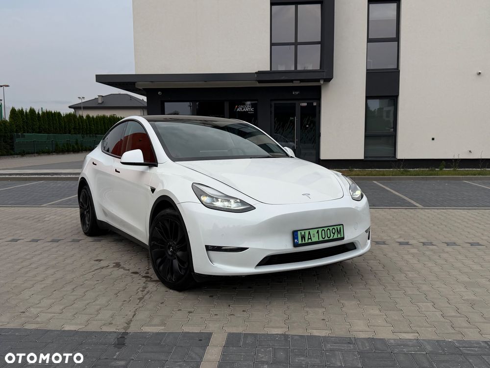 Tesla Model Y - 1