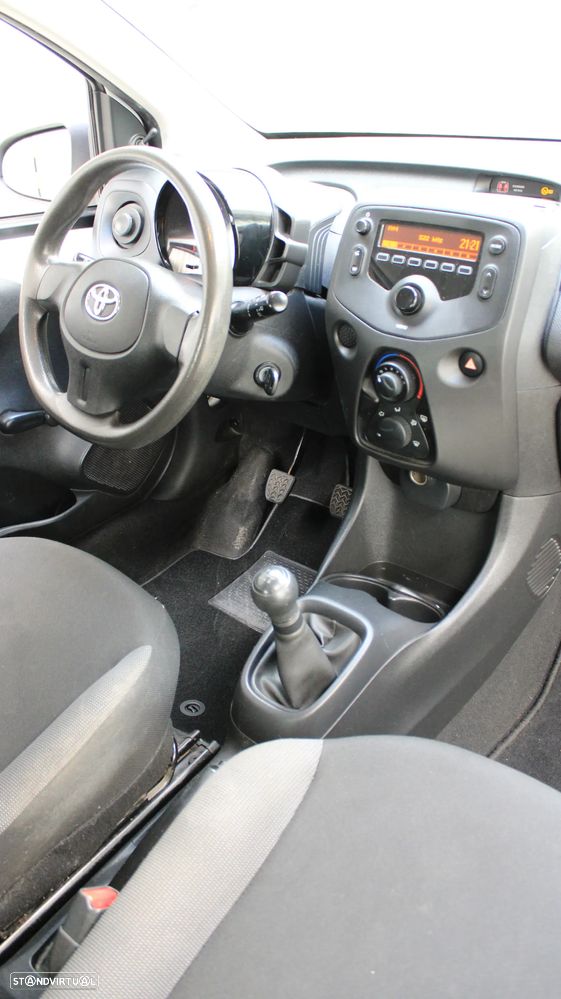 Toyota Aygo x-play - 52