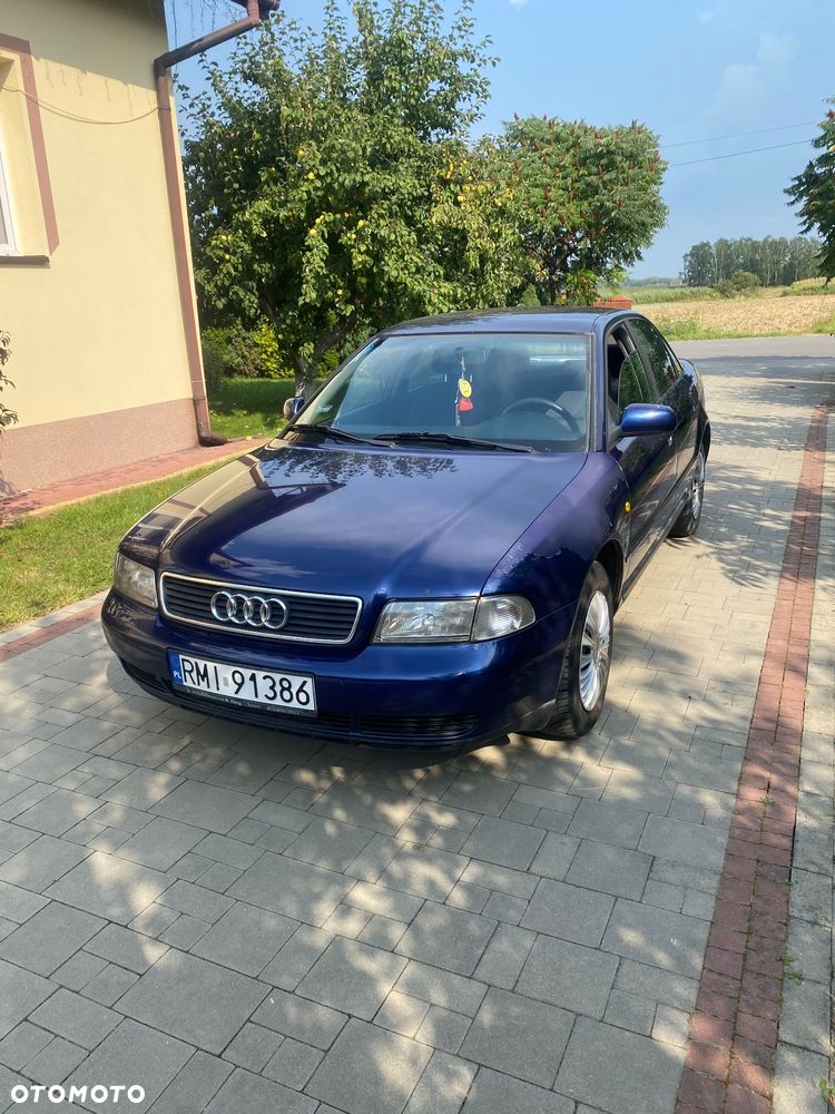 Audi A4 - 1