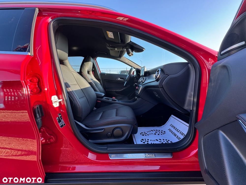 Mercedes-Benz GLA 250 4Matic 7G-DCT AMG Line - 13