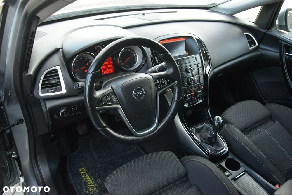 Opel Astra 1.4 Turbo Exklusiv - 32