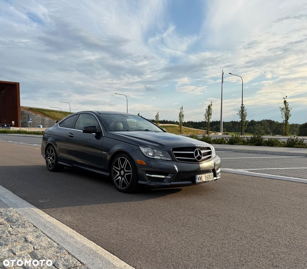 Mercedes-Benz C-Class 2012 photo 3