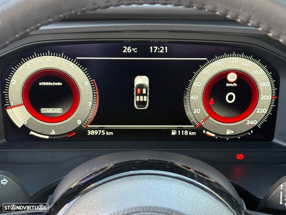 Nissan Qashqai 1.3 DIG-T Premiere Edition - 26
