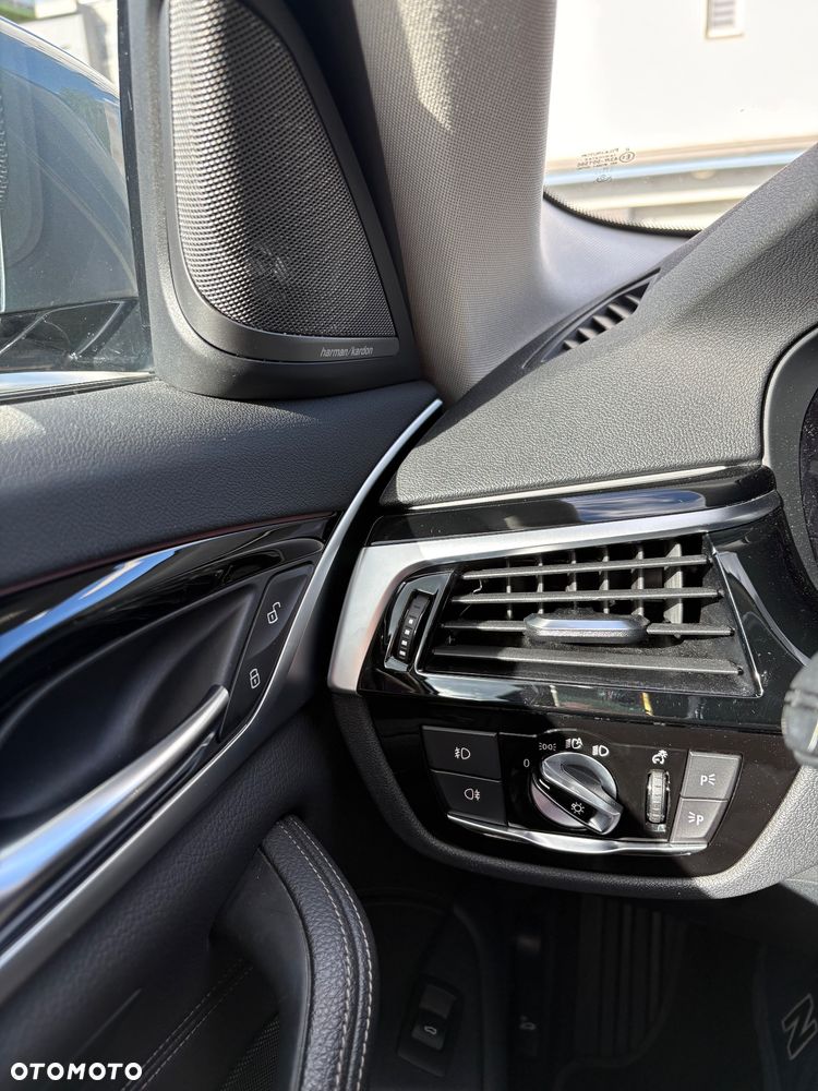BMW Seria 5 520i Sport Line - 22