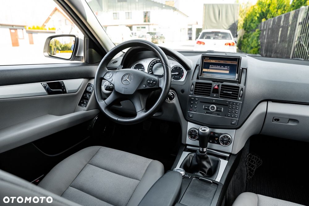 Mercedes-Benz Klasa C 200 CDI DPF Avantgarde - 27