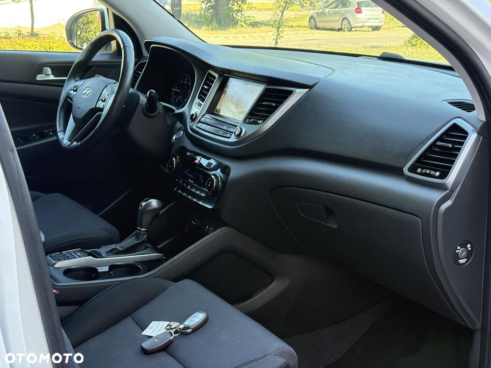 Hyundai Tucson blue 1.7 CRDi 2WD DCT Premium - 24