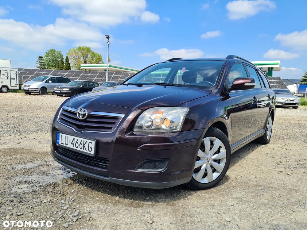Toyota Avensis - 1