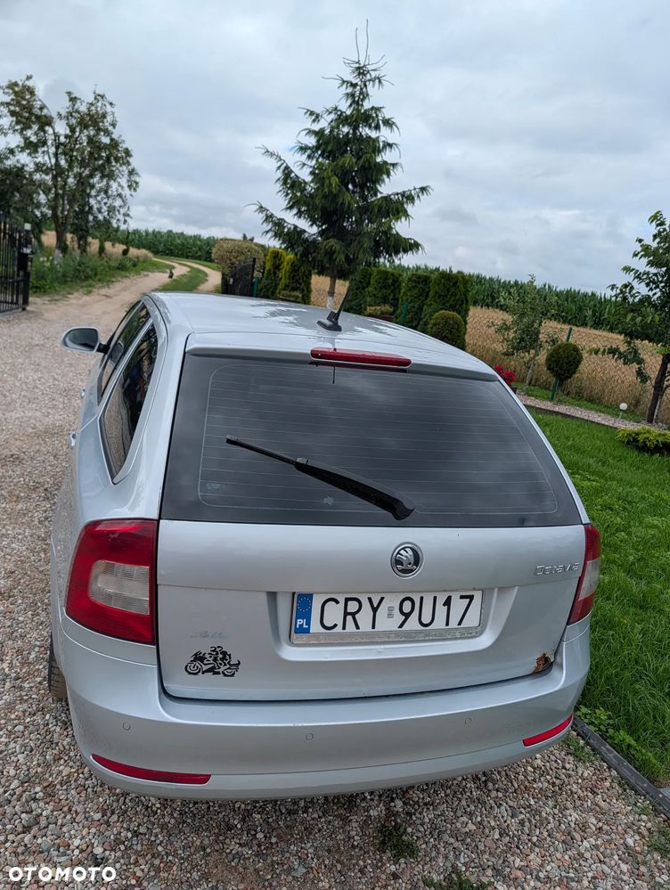 Skoda Octavia 1.6 TDI Ambiente DSG - 2