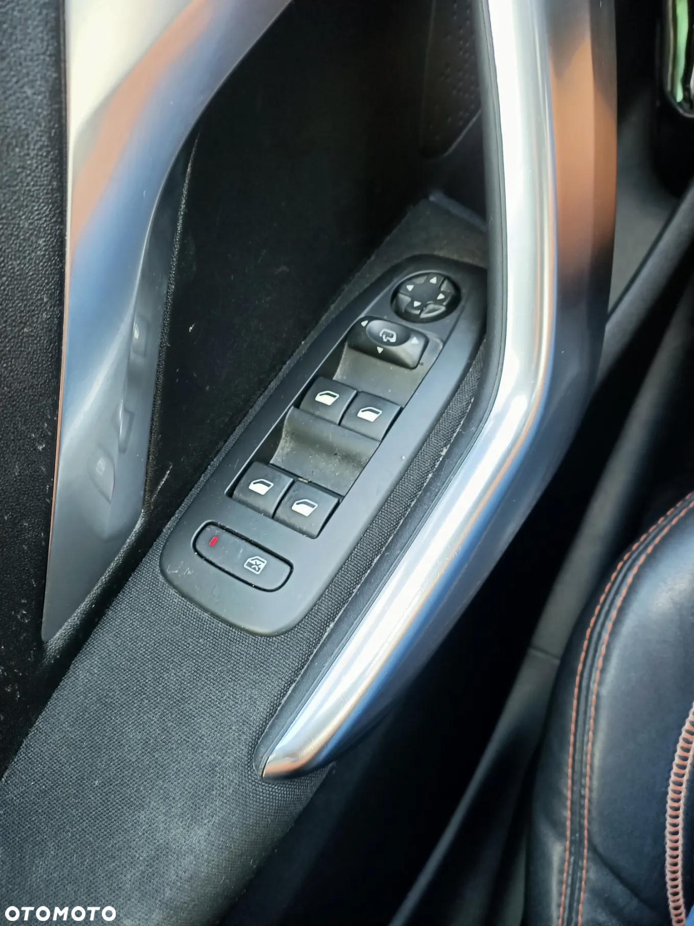 Peugeot 2008 - 8