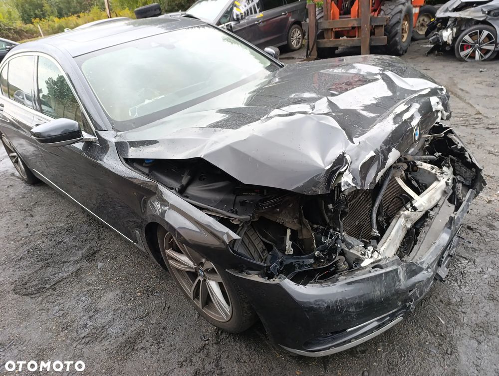 BMW Seria 7 750Li xDrive - 10