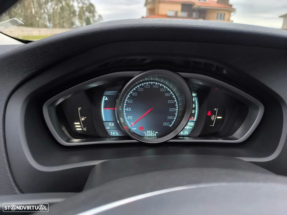 Volvo V40 D2 Momentum - 42