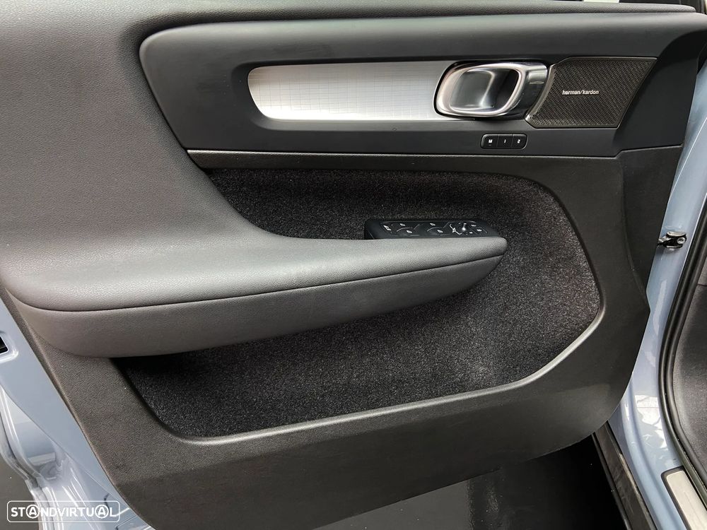 Volvo XC 40 1.5 T2 Plus Dark Auto - 7