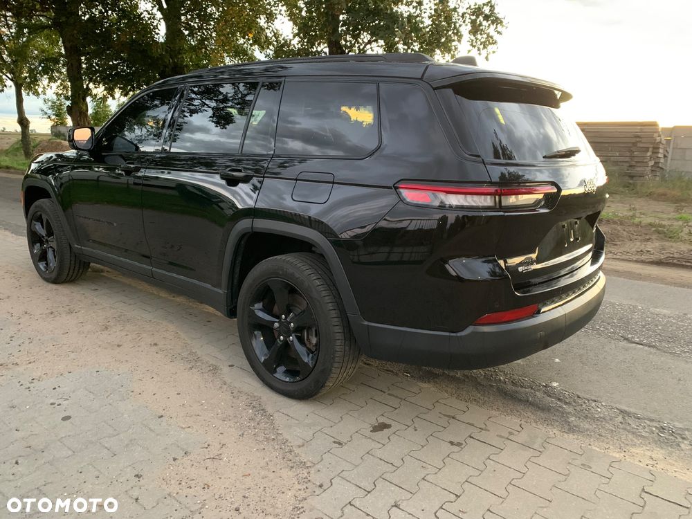 Jeep Grand Cherokee - 22
