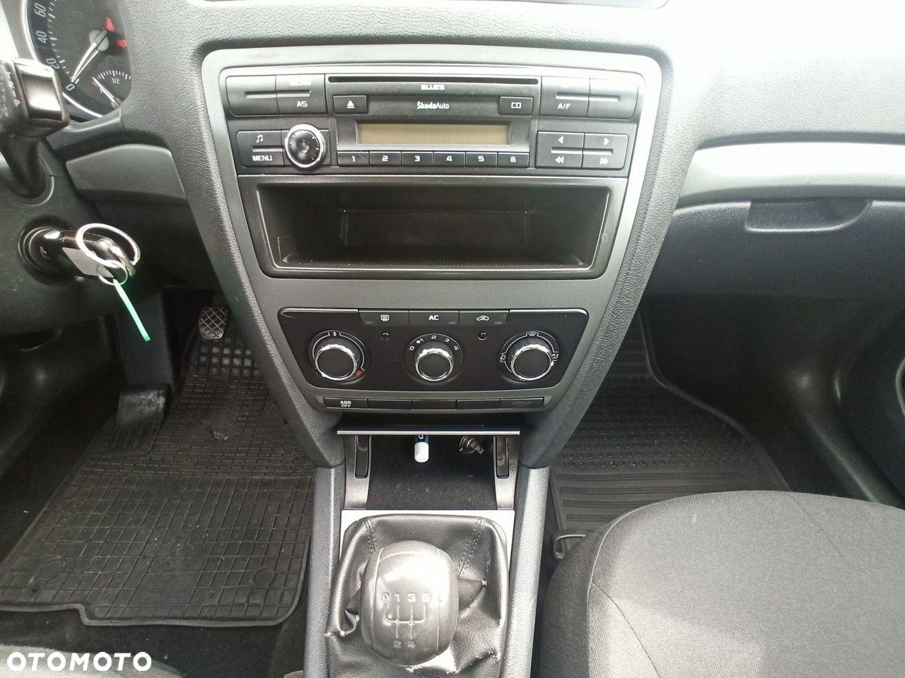Skoda Octavia 1.6 Ambition - 12