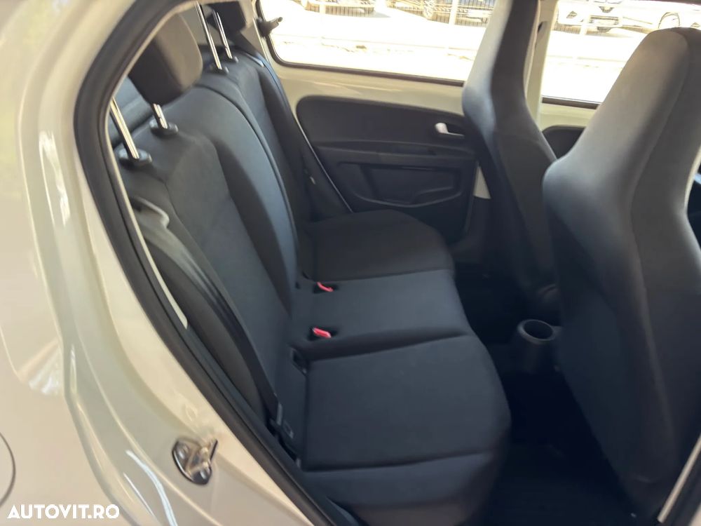 Volkswagen up! - 25