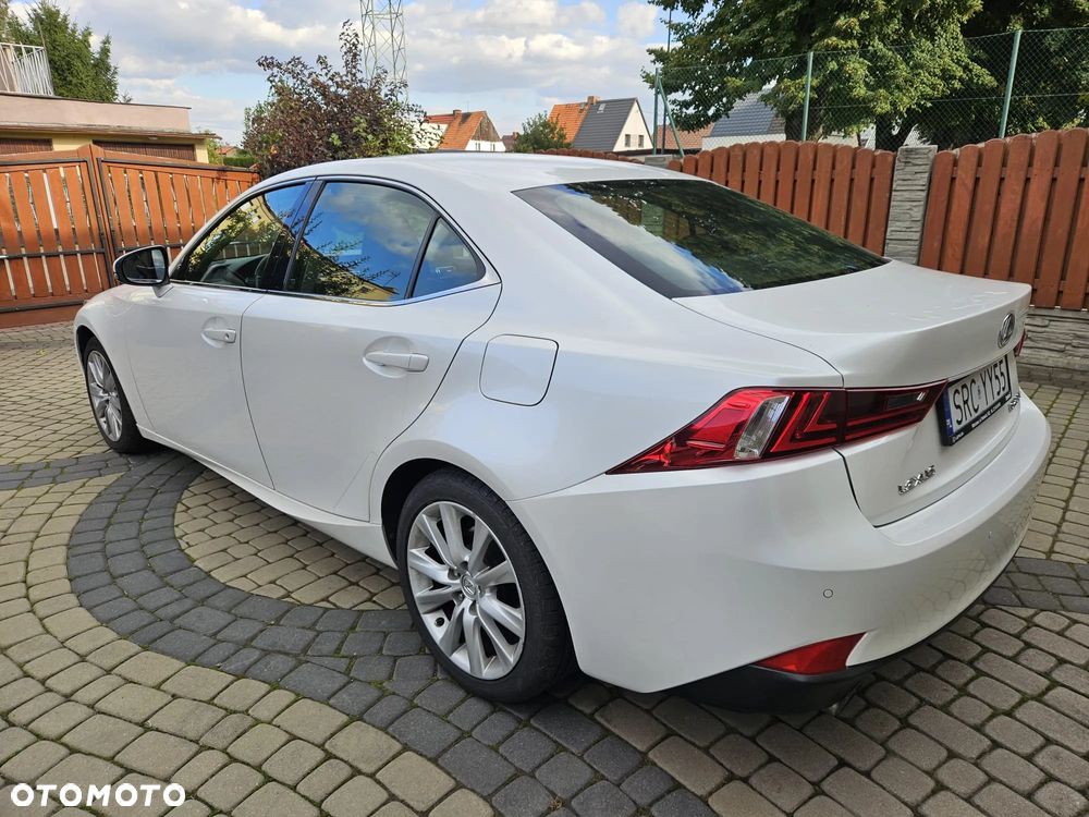 Lexus IS 200t Elite - 11