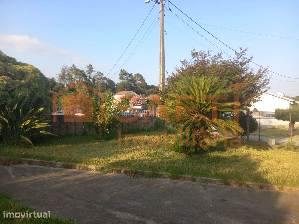 Moradia com res de chão e primeiro andar independentes - Grande imagem: 2/37