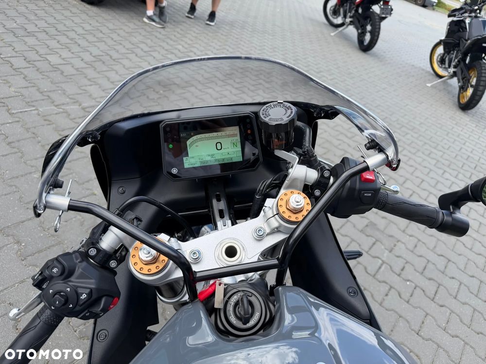 Yamaha XSR - 9