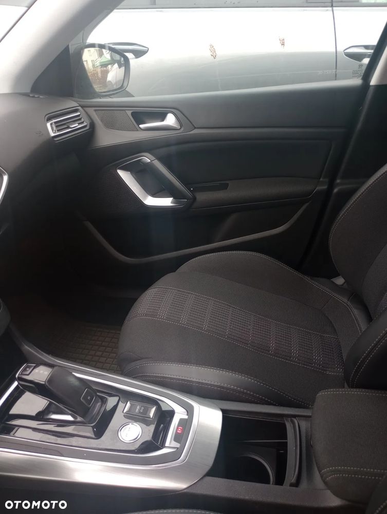 Peugeot 308 BlueHDi FAP 130 EAT8 Stop & Start Allure - 13