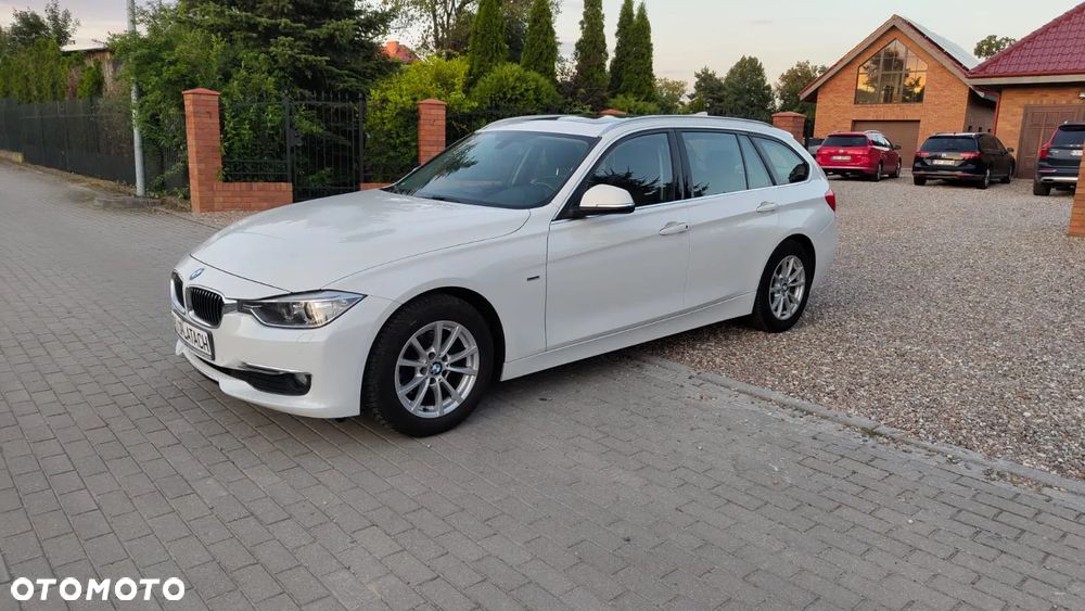 BMW Seria 3 318d Touring Sport Line - 26