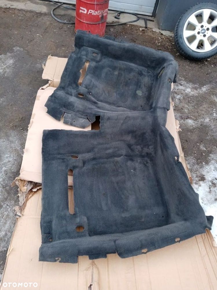 DYWAN WYKŁADZINA TYŁ BMW E32 LONG - 1