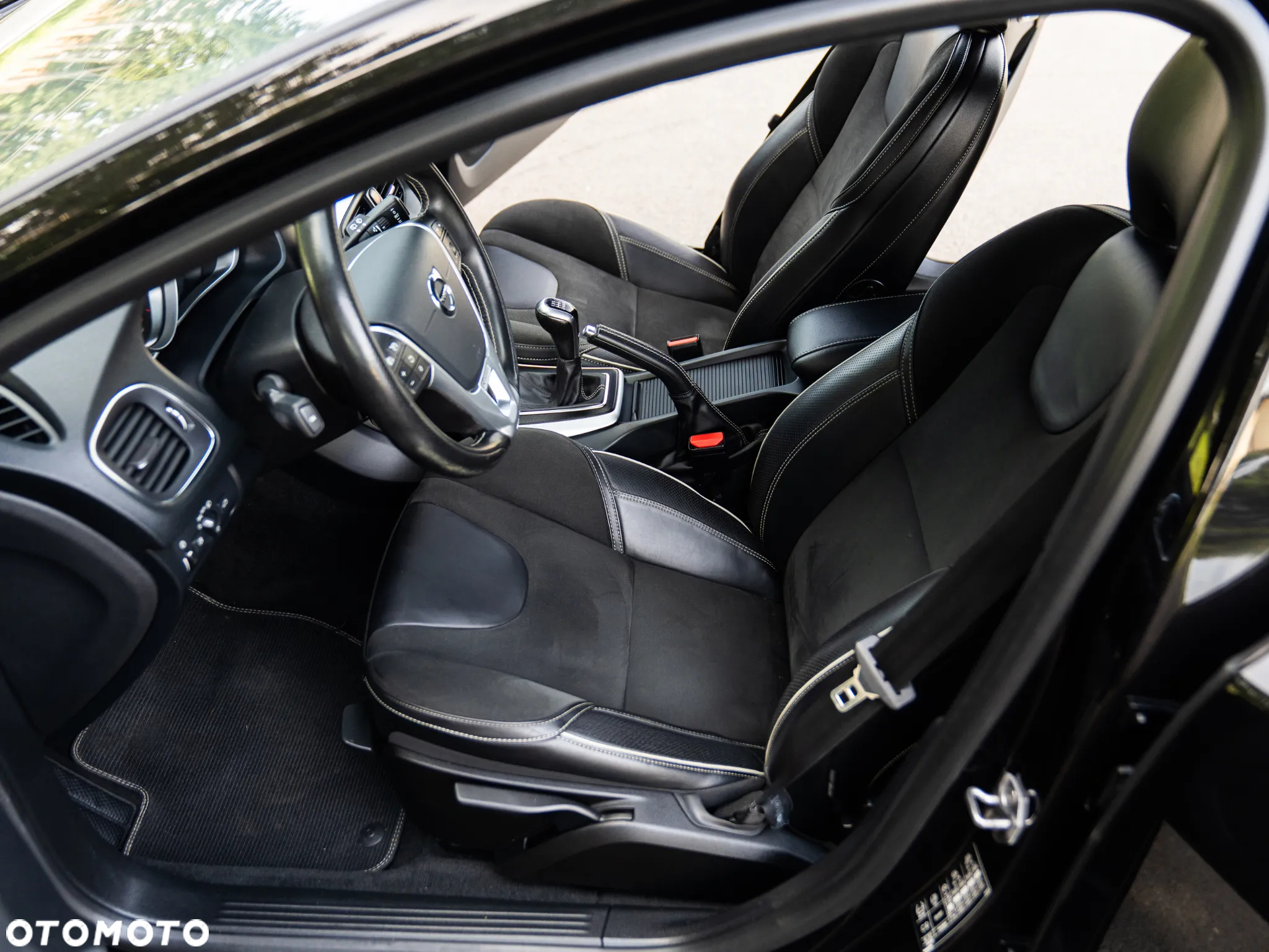 Volvo V40 D2 RDesign - 26