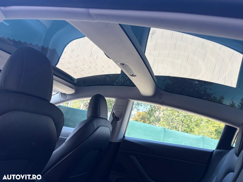 Tesla Model 3 - 29