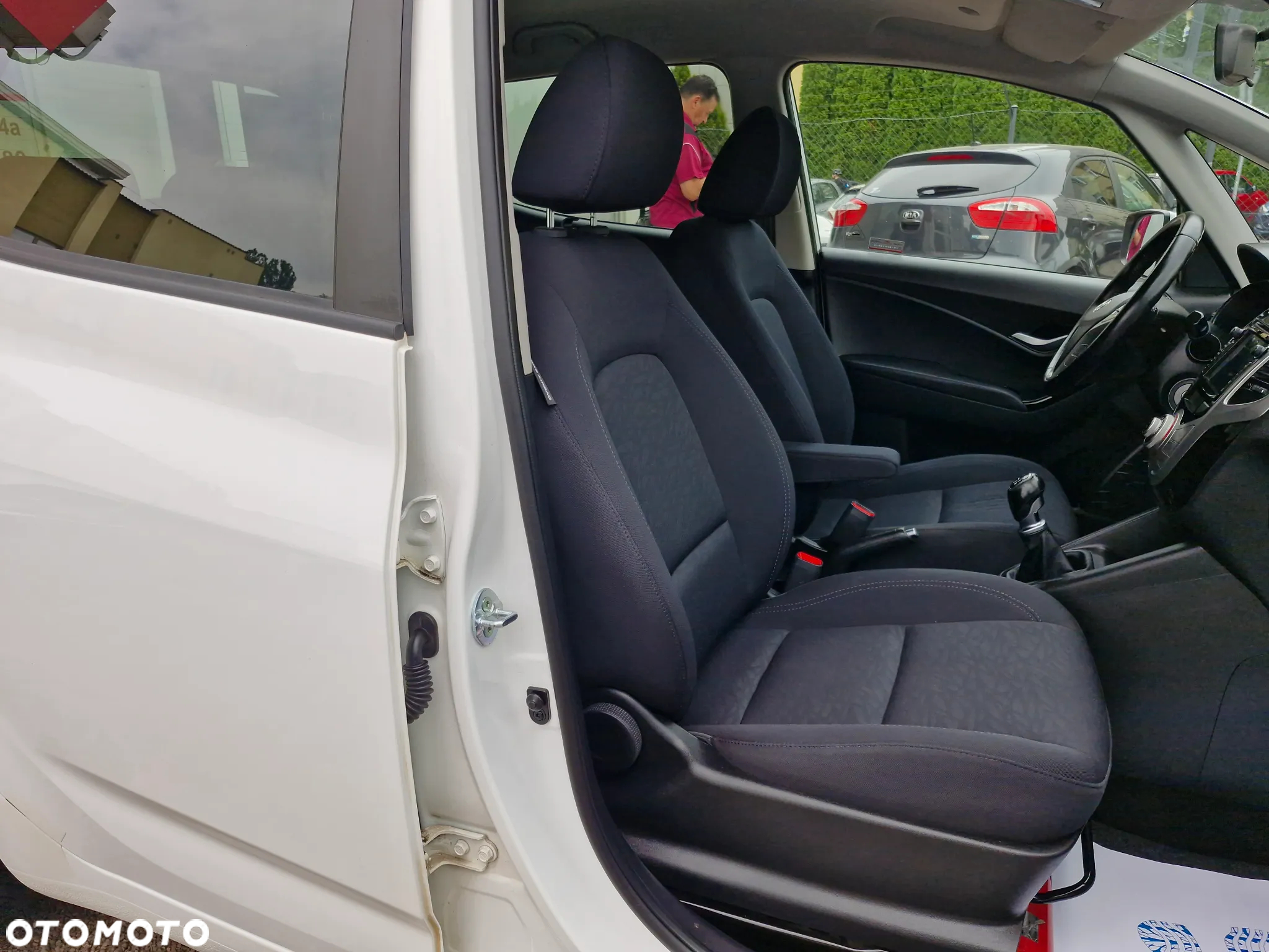 Hyundai ix20 1.4 Premium - 16
