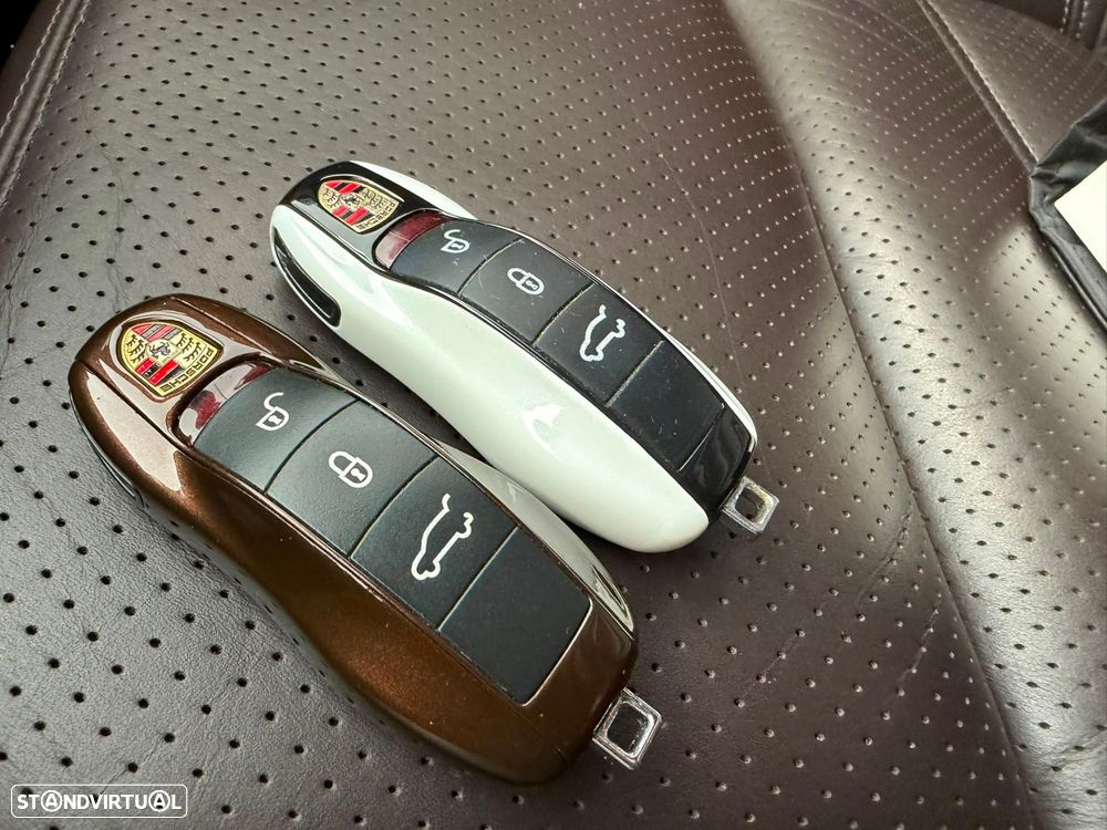 Porsche Cayenne S E-Hybrid Platinum Edition - 38