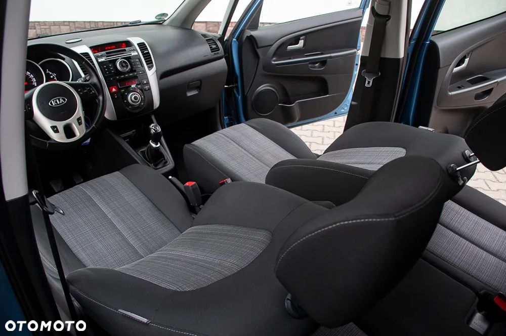Kia Venga 1.6 CVVT Vision - 24
