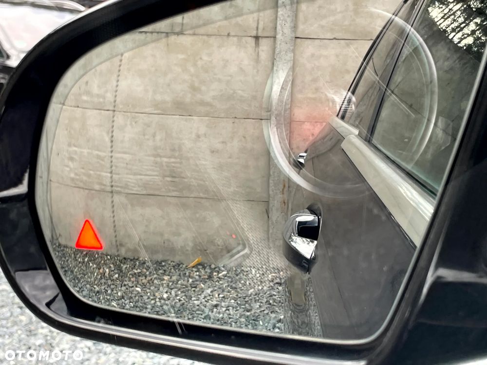 Mercedes-Benz Klasa E 220 d 4Matic 9G-TRONIC Avantgarde - 37