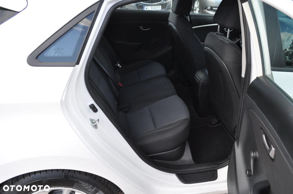Hyundai i30 1.4 Fifa World Cup Edition - 17