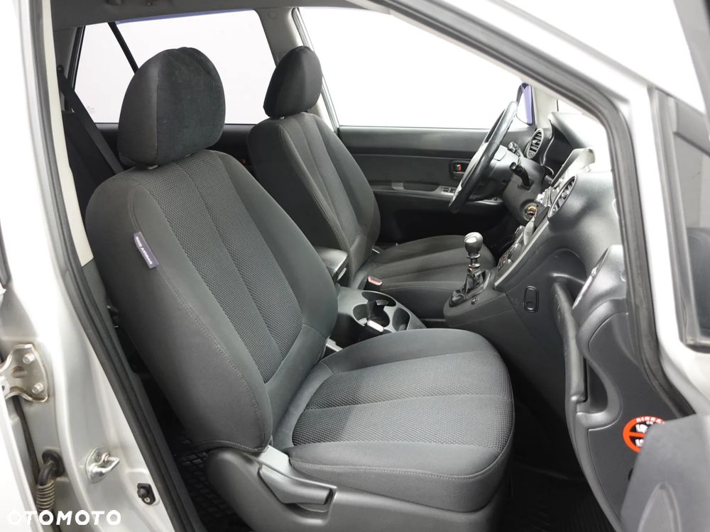 Kia Carens - 27
